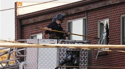 Έκρηξη στο διαμέρισμα του «σφαγέα του Μπάτμαν»