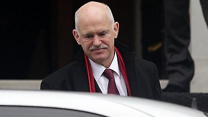 Κανό στα γραφεία του ΠΑΣΟΚ έκανε ο Παπανδρέου! (pics)