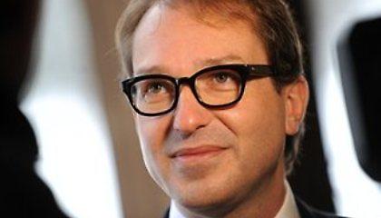 «Η Ελλάδα πρέπει να ξεκινήσει να πληρώνει μισθούς σε δραχμές»