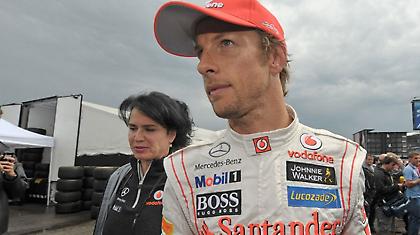 Ελπίζει σε κακή τύχη της Ferrari ο Μπάτον