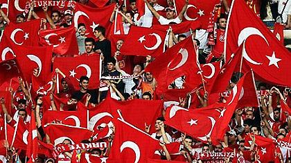 Οι Τούρκοι μας βάζουν τα γυαλιά και στο ποδόσφαιρο