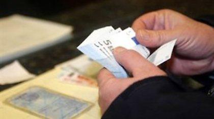 Επιπλέον περικοπές σε συντάξεις, κοινωνικά επιδόματα, εφάπαξ