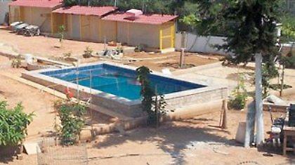 Πισίνα ΔΕΝ είναι αυτό που βλέπετε ...