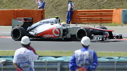 Με ήλιο με βροχή η McLaren… πρωταγωνιστεί