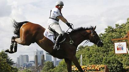 Τούρτα, κεράκι και… μετάλλιο