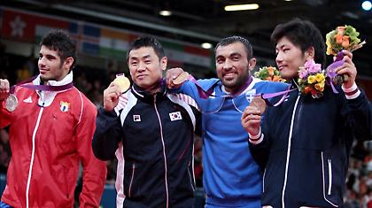 Ο Ηλιάδης και οι… άλλοι