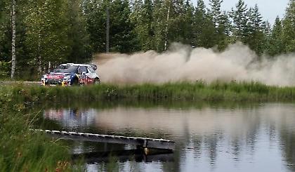 Ακάθεκτος για την έκτη