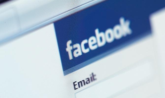 Το 8.7% των Facebook λογαριασμών είναι ψεύτικοι