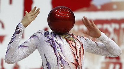 Ο μύθος της… ακέφαλης γυμνάστριας