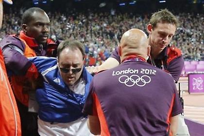 Κατηγορίες για τον άνδρα που πέταξε το μπουκάλι