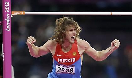 Άλτης για… υιοθεσία (video)