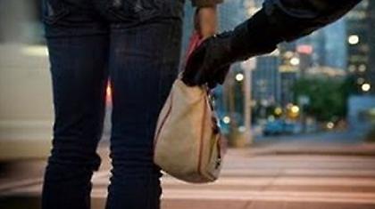 Πρώην αντιδήμαρχος συνέλαβε οικογένεια πορτοφολάδων!