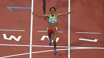 Ξανά στο «θρόνο» της η Ντεφάρ