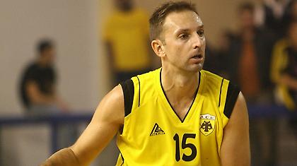 Μένει στην ΑΕΚ ο Φαλέκας