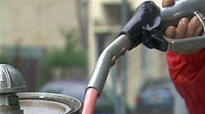 «Να μειωθεί ο ειδικός φόρος στα καύσιμα»