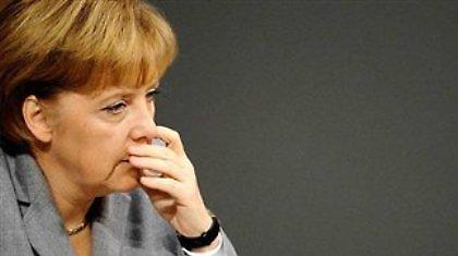 «Χαλάρωση» των όρων του ελληνικού προγράμματος μελετά η Μέρκελ