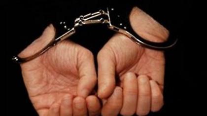 Οι ανήλικοι έκλεβαν και πέντε ενήλικοι τους… περίμεναν!