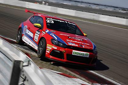 Νίκησε ο Νίλσον, τέταρτος ο Οζιέ στο Volkswagen Scirocco R-Cup