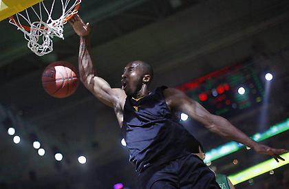 Στους 68 σταμάτησε ο Κόμπι (video)