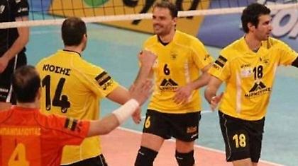 Παραμένει στα κιτρινόμαυρα