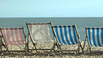 Στην Ελλάδα του «ποτέ» και των απέραντων «κλισέ»…