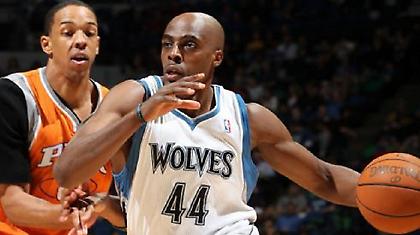 Θέλει και ο Τόλιβερ Χοκς