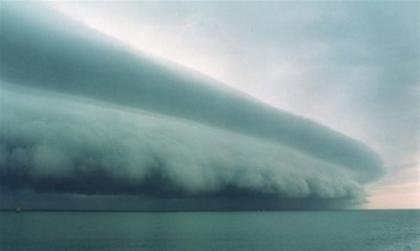 Σε τυφώνα ενισχύεται η τροπική καταιγίδα «Ισαάκ»