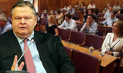 Βενιζέλος: Στήριξη σε κυβέρνηση, επίθεση σε ΣΥΡΙΖΑ