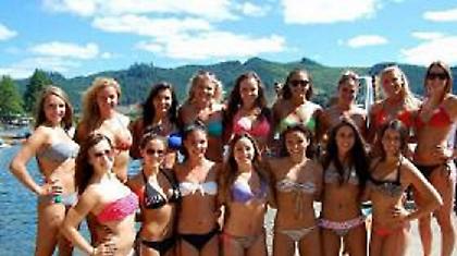 Τσιρλίντερ με μπικίνι…