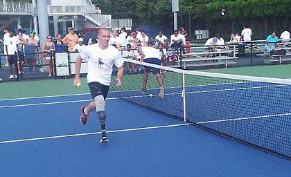 Από τις χειροβομβίδες στα μπαλάκια