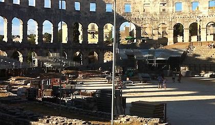 Χαίρε Καίσαρα, παίζουμε χόκεϊ