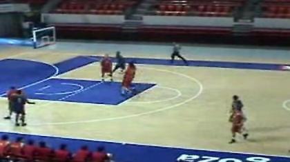 Απίστευτο buzzer-beater από το κέντρο