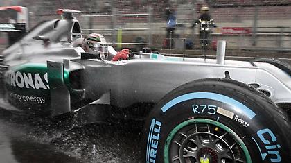 Το χέρι στην τσέπη ο Σουμάχερ