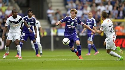 Κάποιοι τρίβουν τα χέρια τους