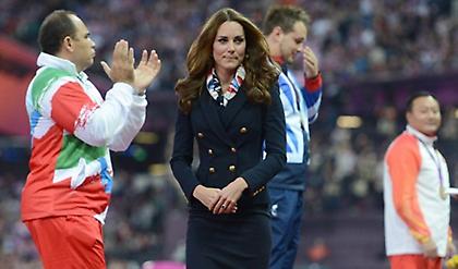 Ιρανός… σνόμπαρε την Δούκισσα