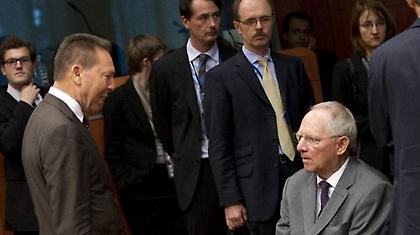 Ανοίγουν το «πακέτο» Στουρνάρας-Σόιμπλε