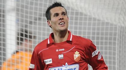 Ανανέωσε με Περμπέτ η Μονς