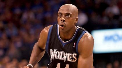 Όλοι θέλουν τον Τόλιβερ