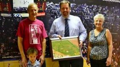 Το χωράφι που είναι μπασκετική ζωγραφιά