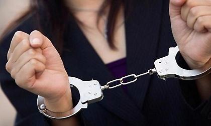 Η παπαδιά «ψάρευε» εραστές από τις φυλακές