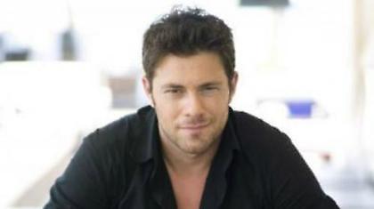 Από τις πίστες ξανά στα παρκέ...