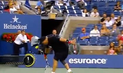 Πώς το κάνει ο Φέντερερ; Καμία σχέση (video)