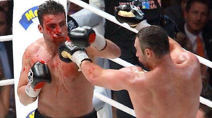 Μάτωσε... για να διατηρήσει τον τίτλο (video)