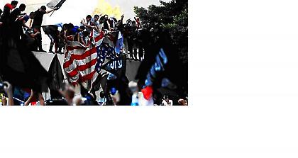 Σκότωσαν τον πρέσβη της Αμερικής στη Λιβύη (vid)