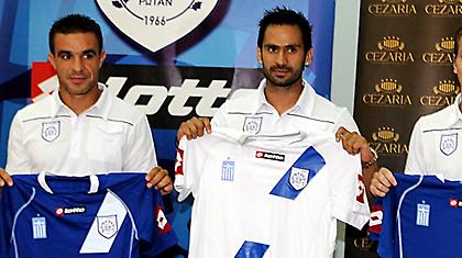 Με τους πρώην την πατάει…