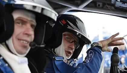 Συνεχίζει ακάθεκτος