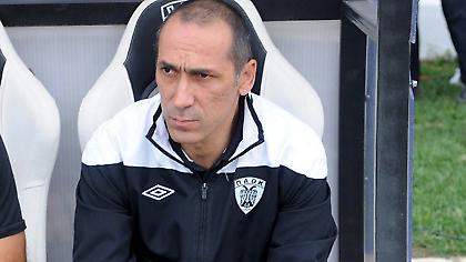 Ο Δώνης, τα διπλώματα και οι δημοσιογράφοι τη δουλειά τους (θα τον κρίνουν)