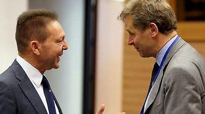 Στουρνάρας – Τρόικα : «Έχεις πακέτο»