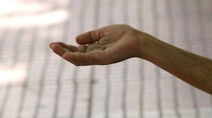 Αποφασισμένη να γονατίσει ένα ολόκληρο λαό η τρόικα