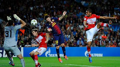 Μέσι, ο… κεφαλοσφαιριστής (videos)